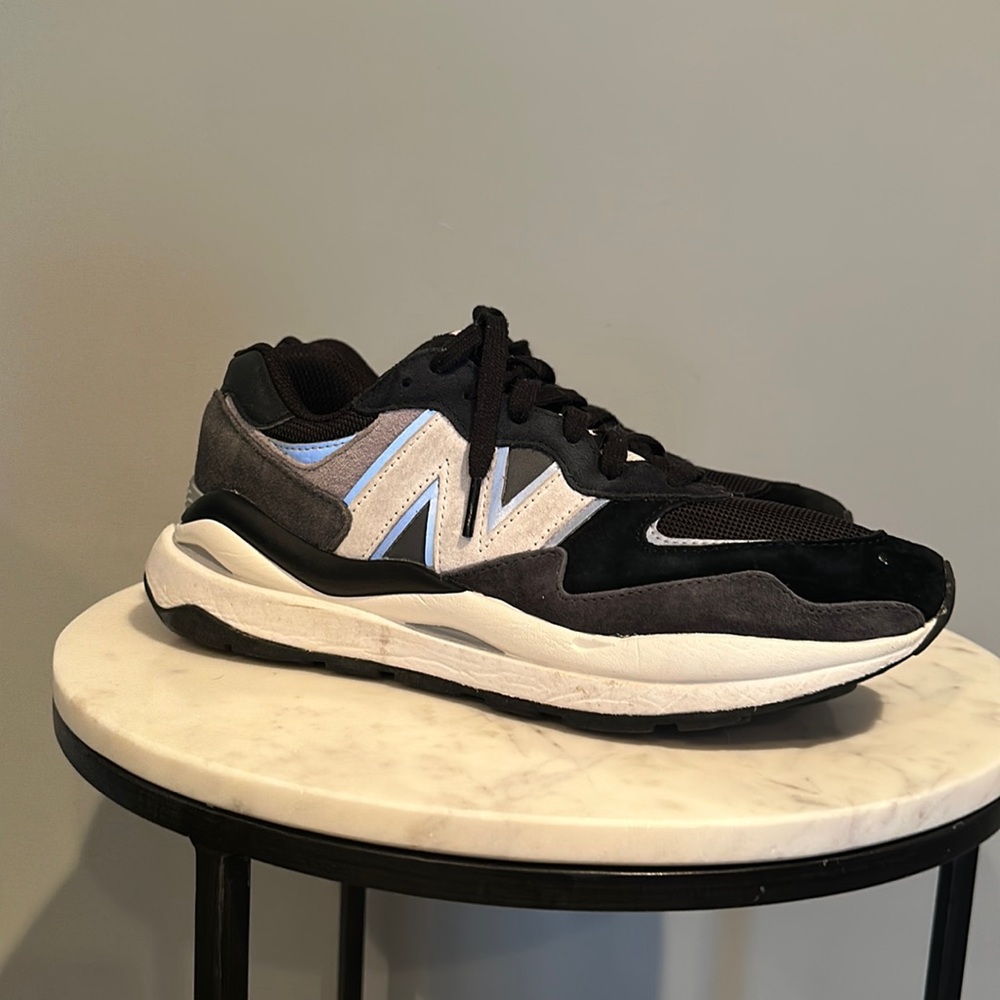 New Balance 5740 Unisex size 11 women’s